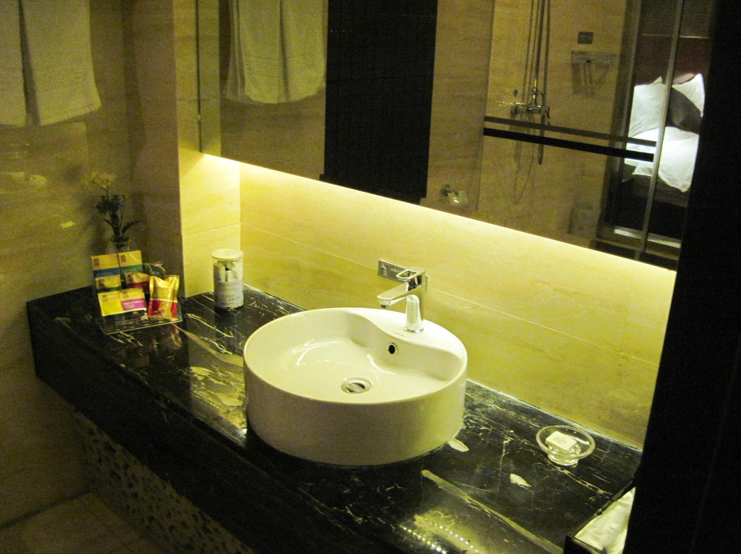 中悦水晶国际酒店主图