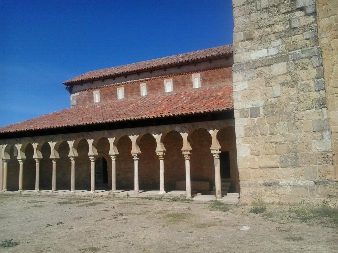 Monastery San Miguel de Escalada景点图片