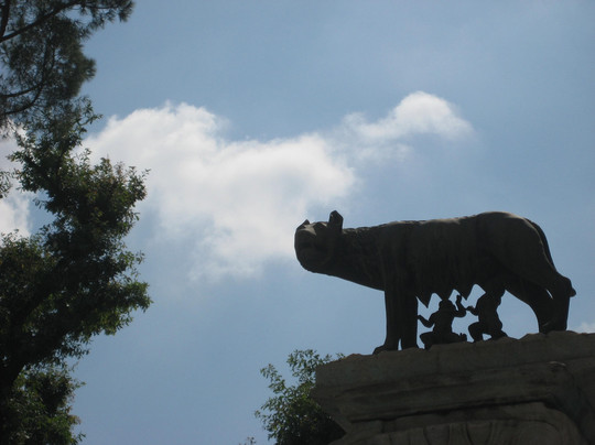 罗马母狼雕像-罗马必去景点