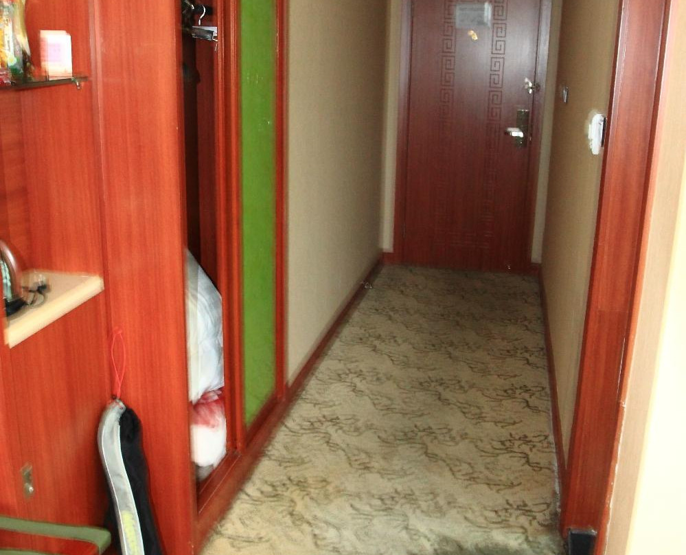 阳光假日大酒店主图