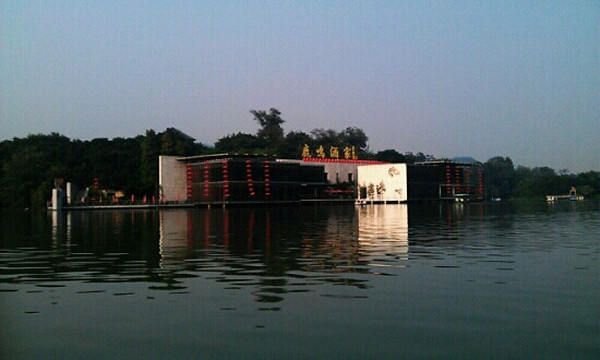 麓湖公园-广州市必去景点