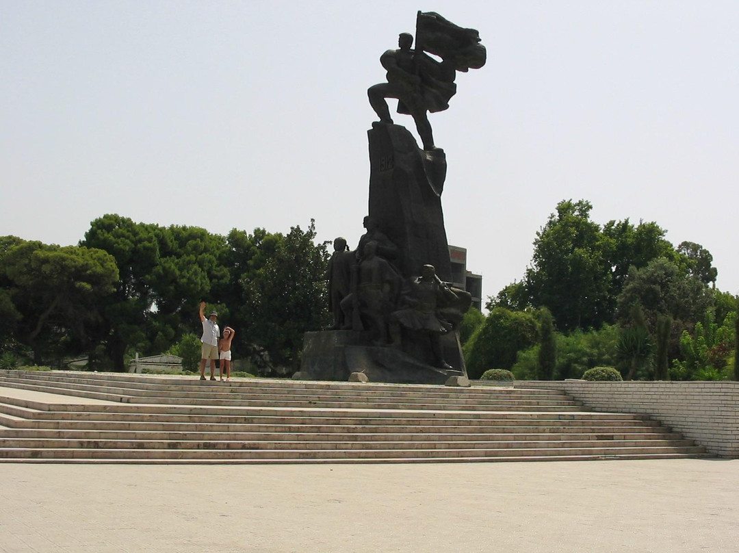 Independence Monument-夫罗勒必去景点