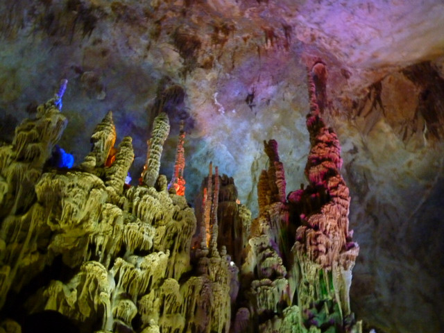 巴马水晶宫景点图片