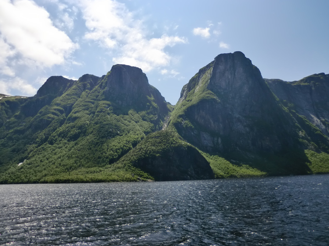 Western Brook Pond景点图片