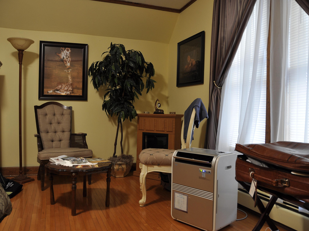 Riverside Manor, Bed and Breakfast