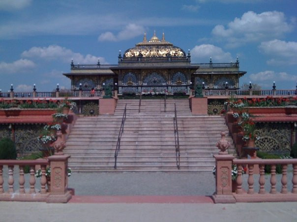 Palace of Gold-Moundsville必去景点