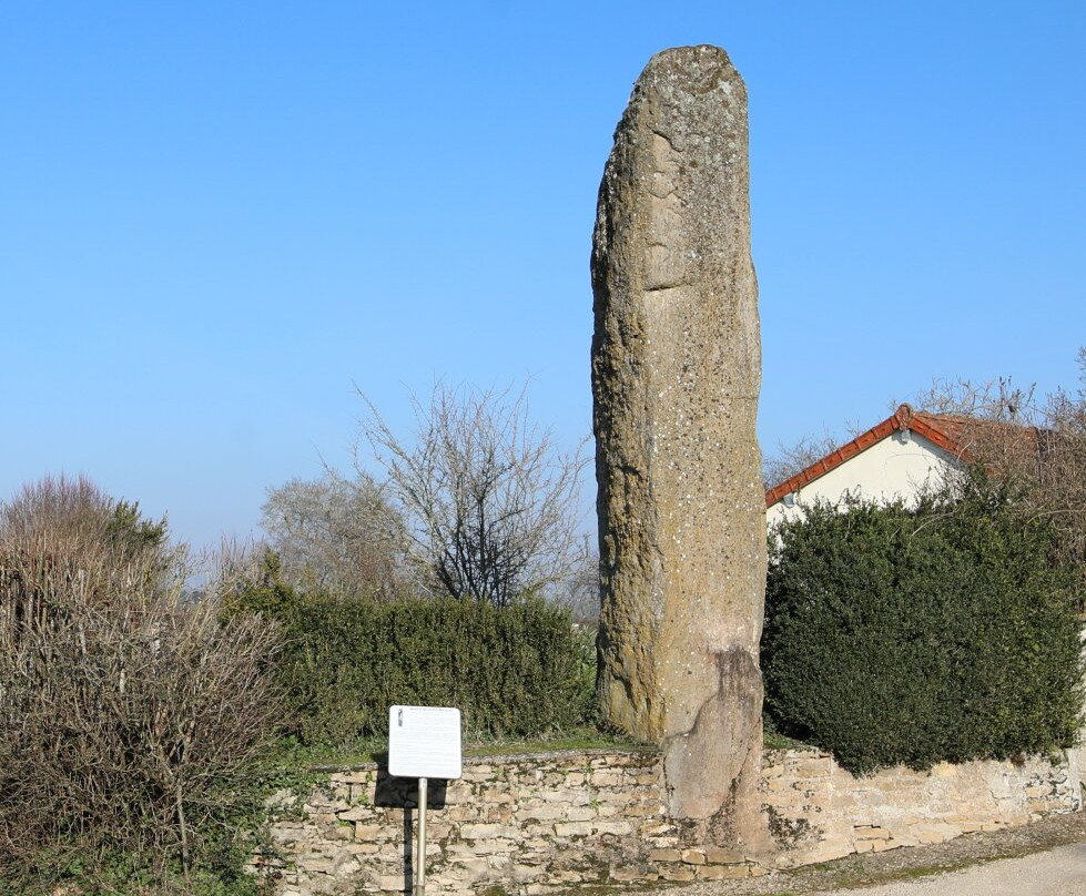 Menhirs : Les pierres aux Fées景点图片