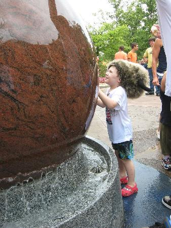 银元城主题乐园-布兰森必去景点