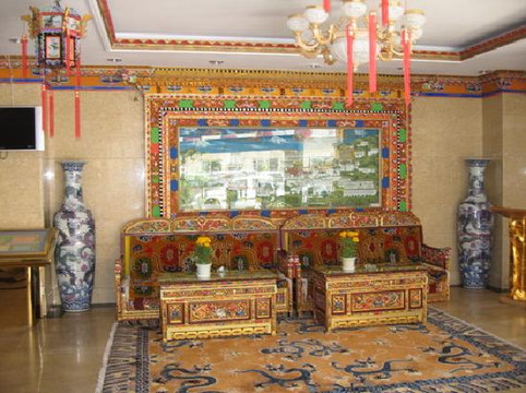 拉萨香巴拉大酒店主图