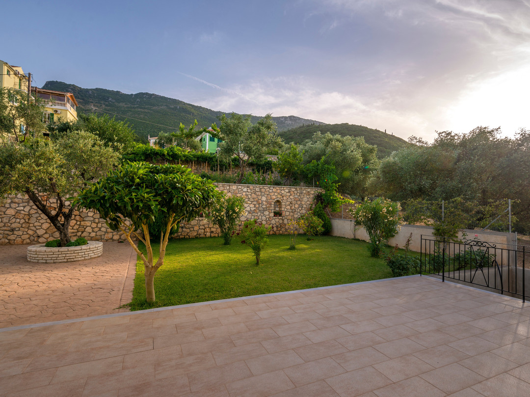 Oralia Apartments主图