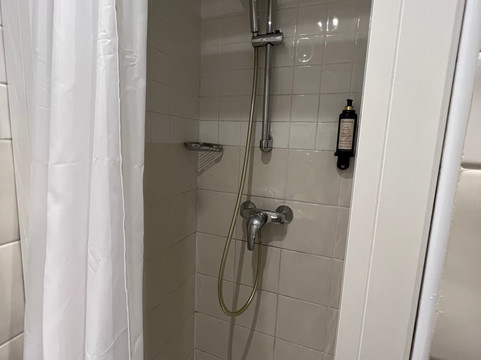 巴黎圣日耳曼民族酒店主图