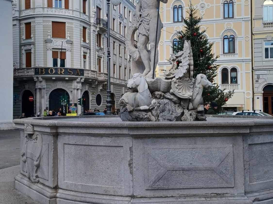 La Fontana del Nettuno-的里雅斯特必去景点