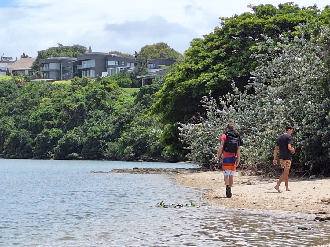 Blue Lagoon Hotel & Conference Centre主图