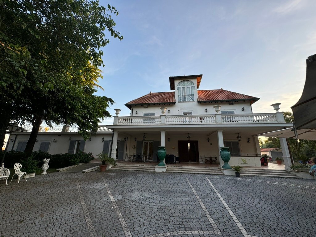 Villa Strampelli-官方