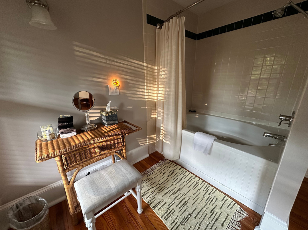 The Hummingbird Inn主图