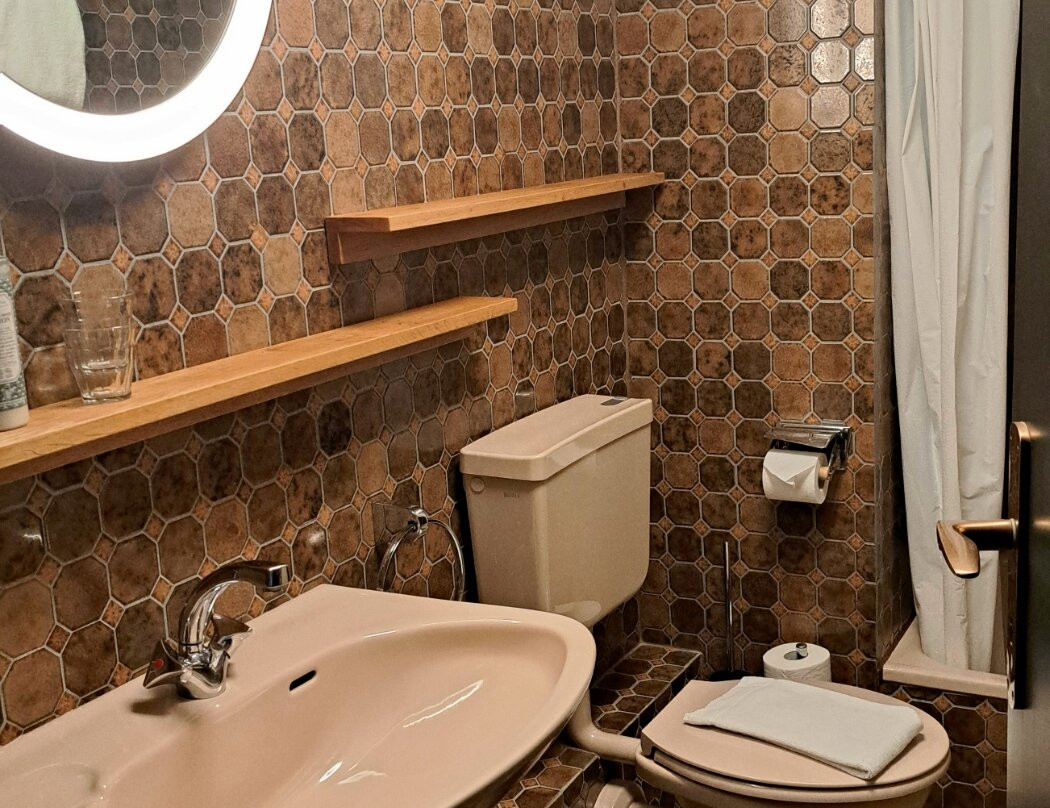 赫斯臣酒店主图