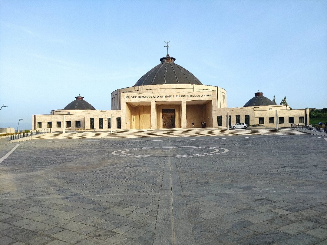 Santuario Alla Madonna Di Paravati景点图片