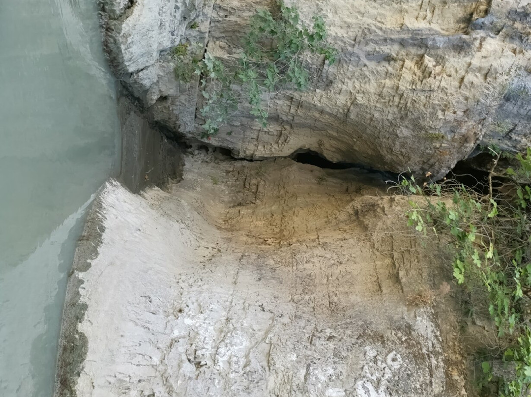 Benja Thermal Baths-Permet必去景点