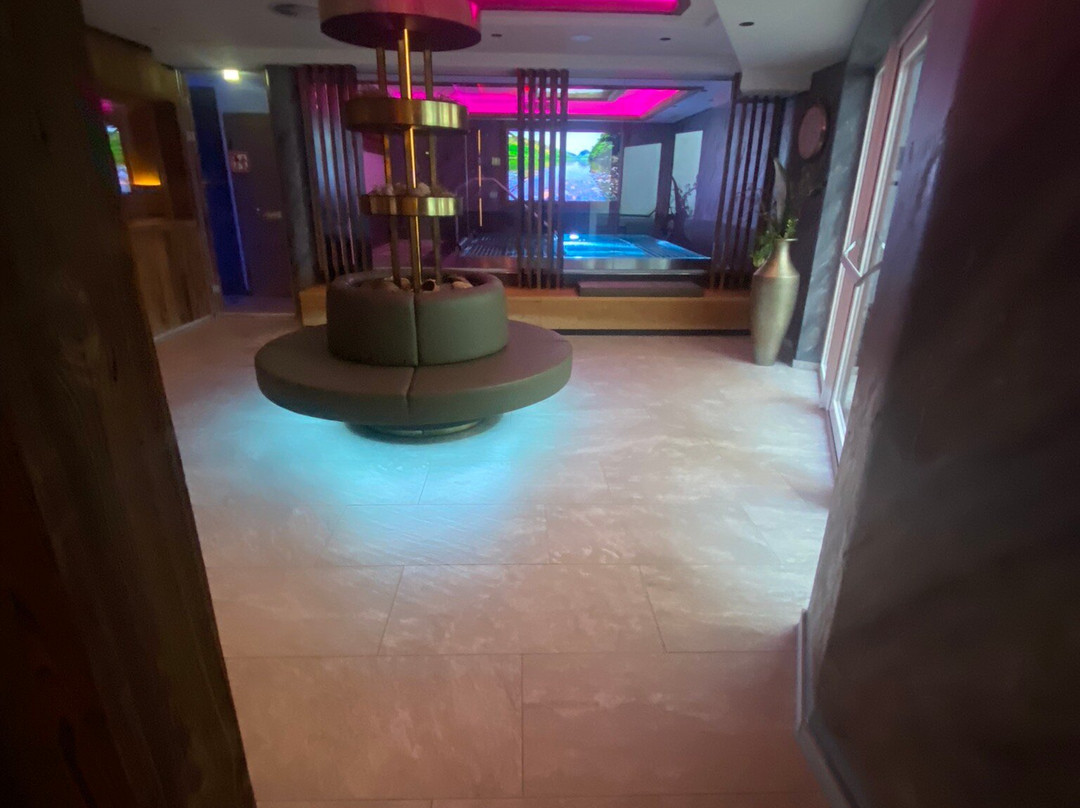 拉辰侯酒店主图