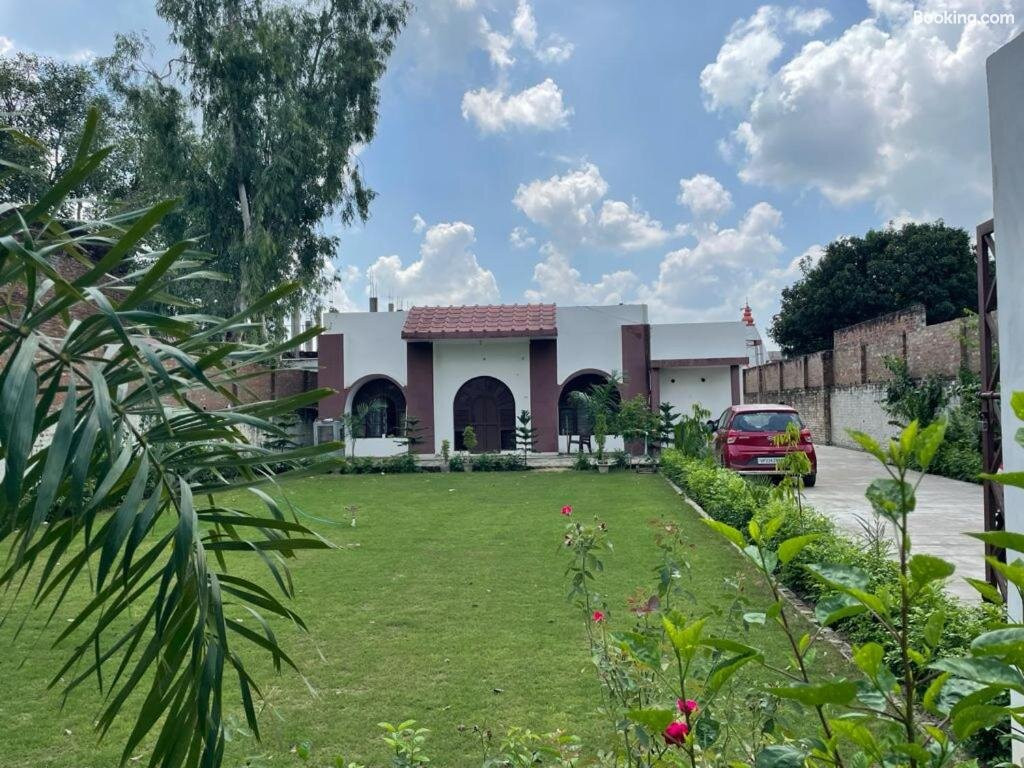 JP International Hotel Naimisharanya主图