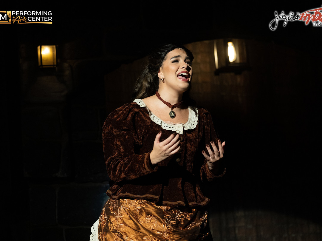 CM Performing Arts Center-Oakdale必去景点