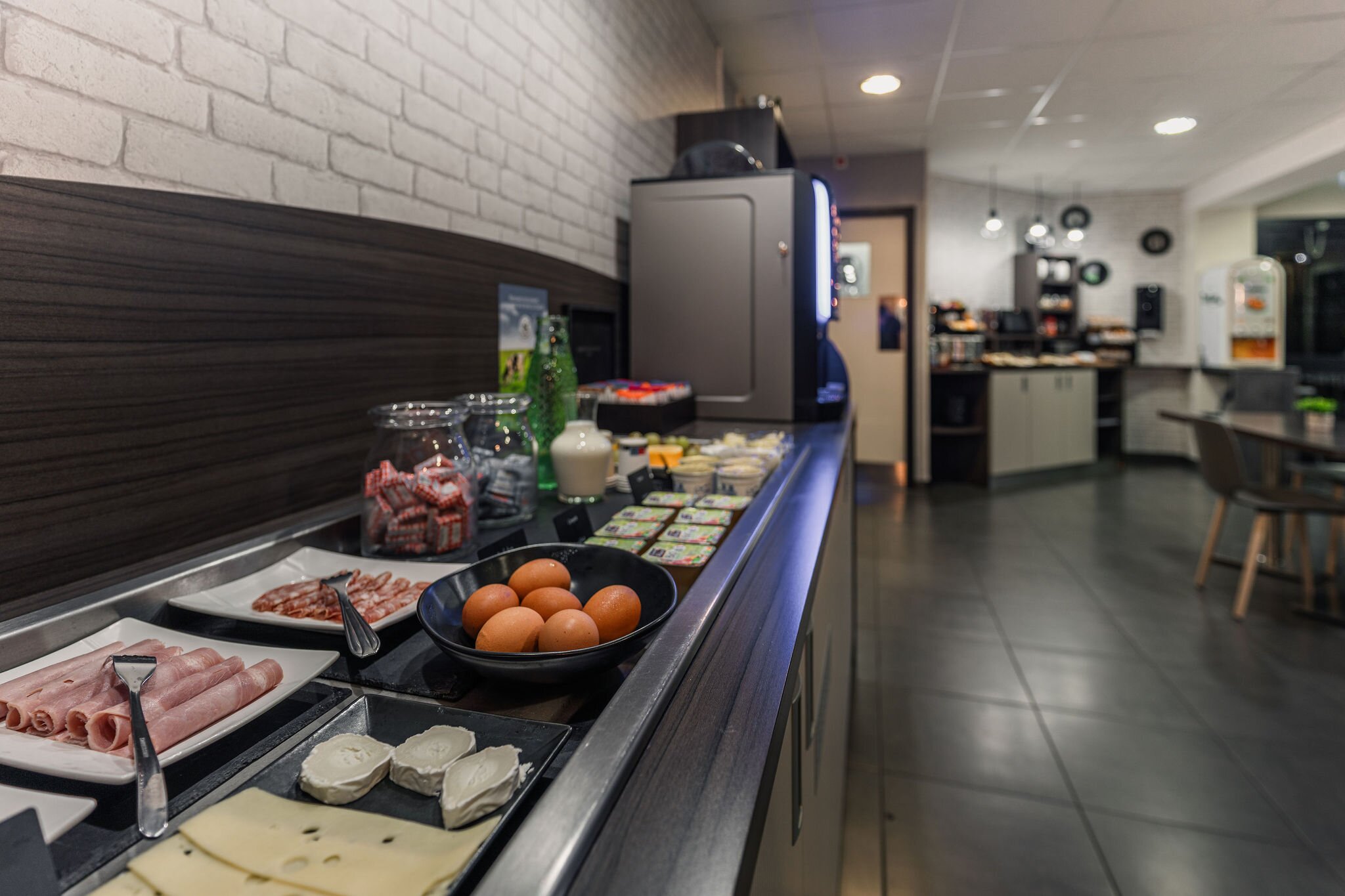 基里亚德圣布里尔克特雷格酒店-餐饮