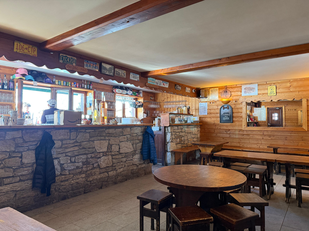 Bar La Rosee Blanche