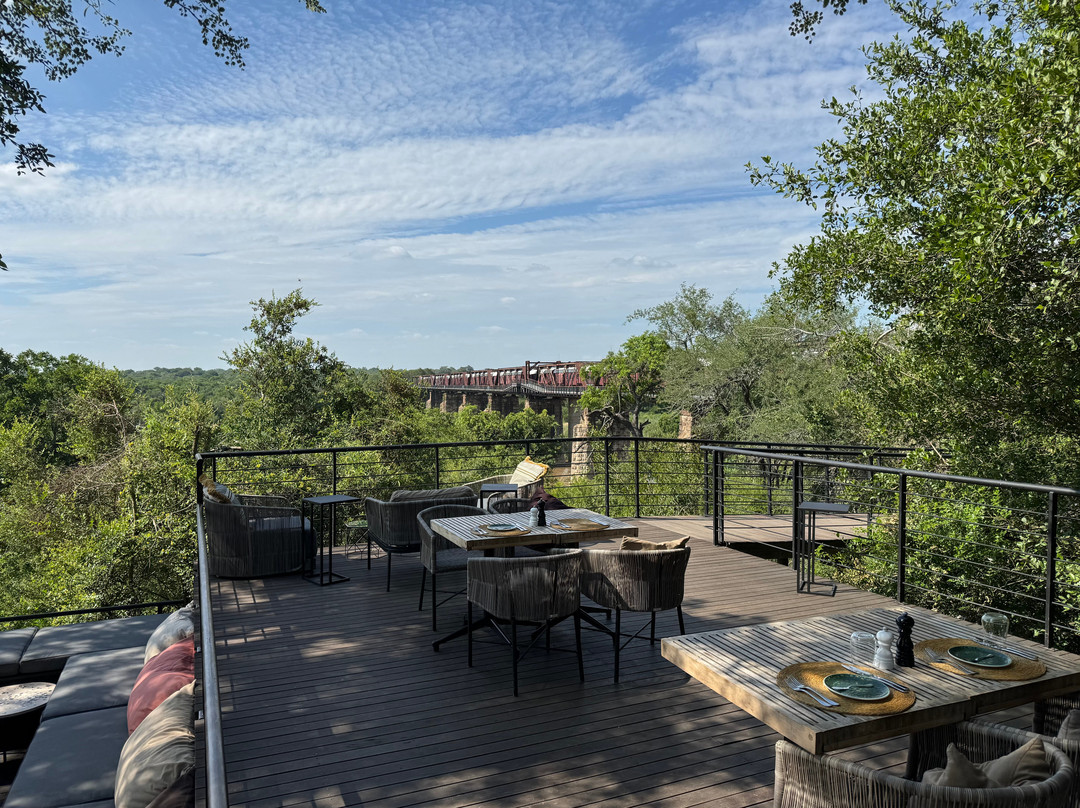 Kruger Shalati - The Train on the Bridge主图