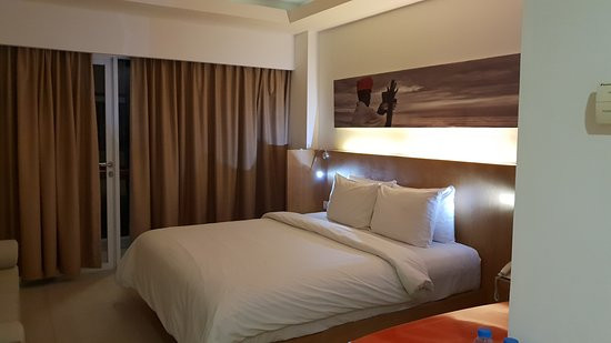 斯库塔广场哈里酒店主图