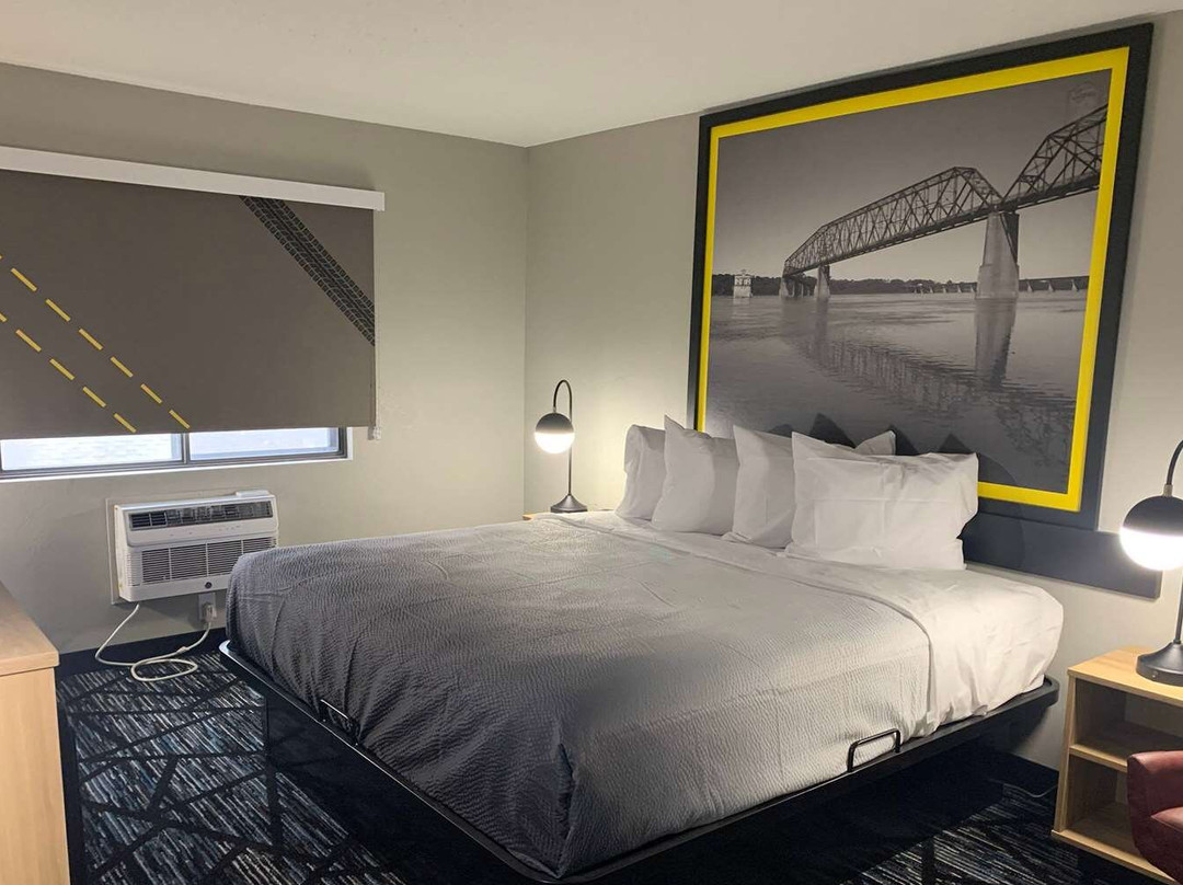 Super 8 by Wyndham Kirksville