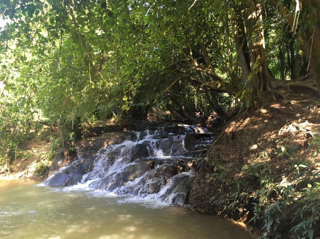 Namtok Ron (Hot Spring Waterfall ) - Khlong Thom景点图片