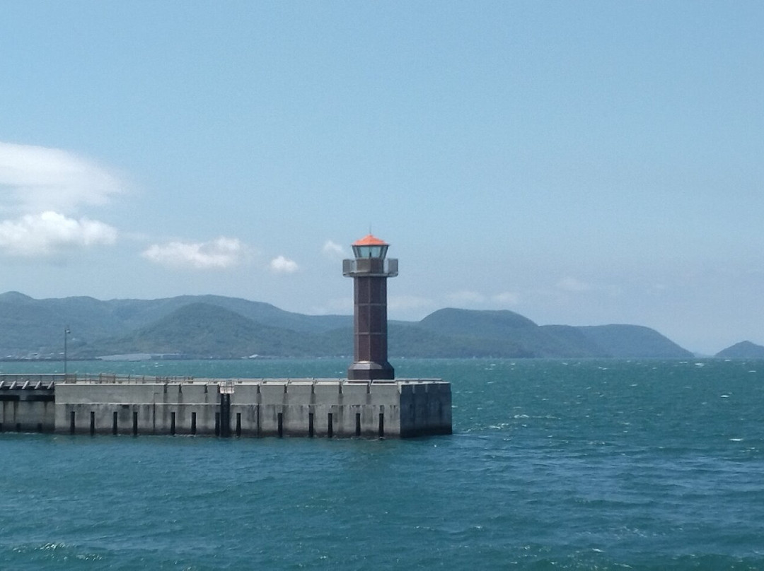 Takamatsu's Red Lighthouse景点图片