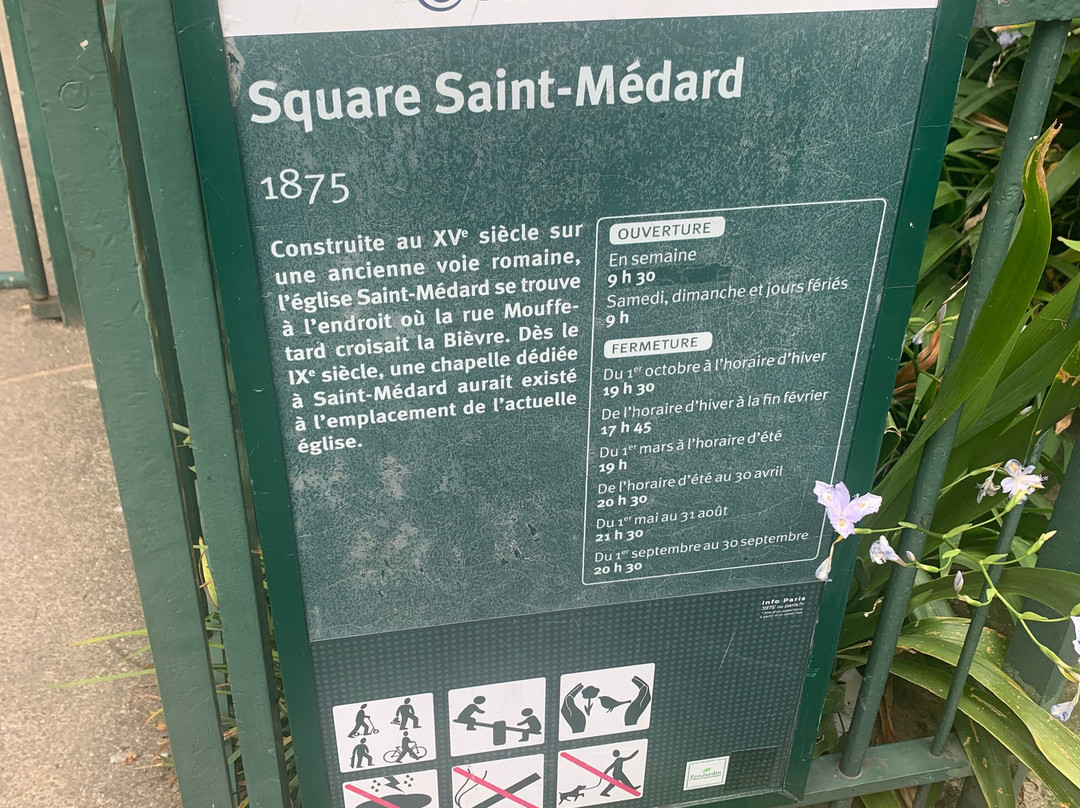 Square Saint Medard景点图片