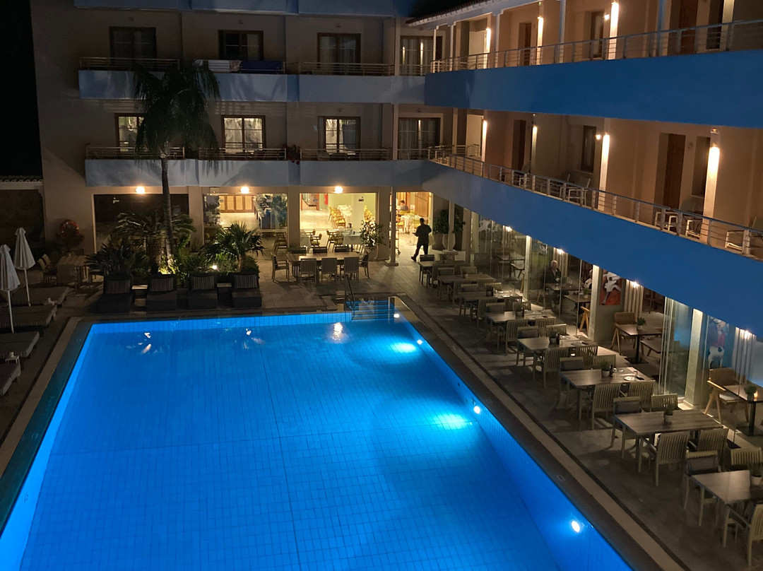 拉佩西尼艺术酒店主图