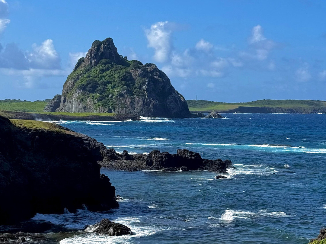 Dois Irmãos Passeios Noronha-费尔南多-迪诺罗尼亚群岛必去景点