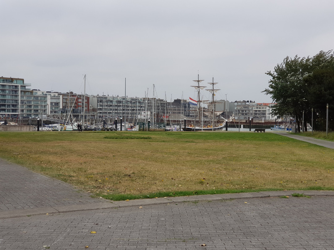 Visserskruis-泽布鲁日必去景点