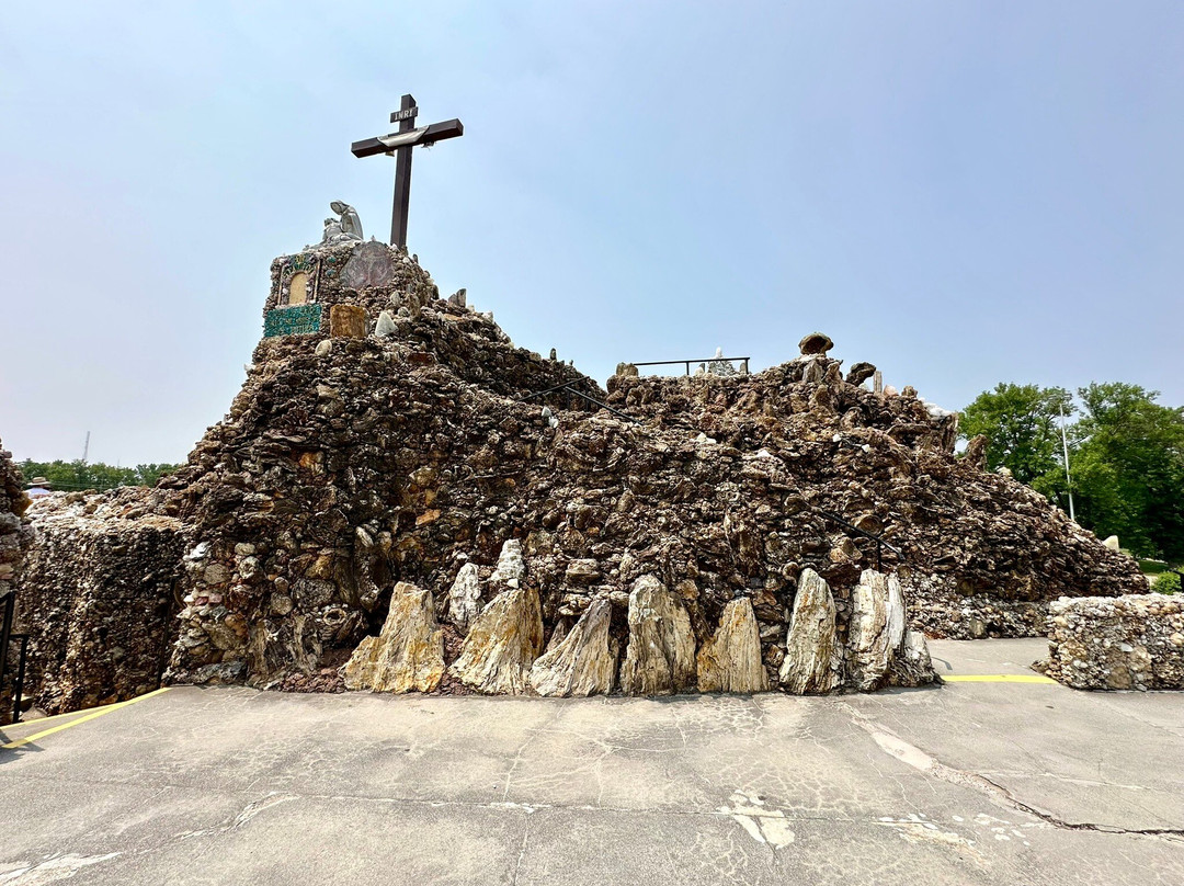 Grotto of the Redemption-West Bend必去景点