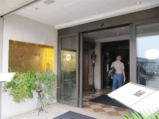 大都会酒店主图