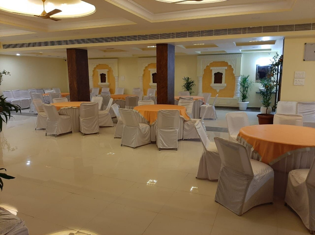 Jeenmount Hotel主图