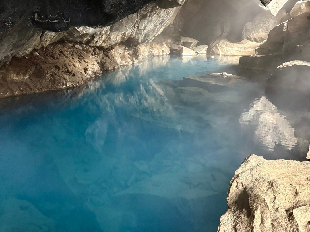 Grjotagja Cave-雷克雅里德必去景点