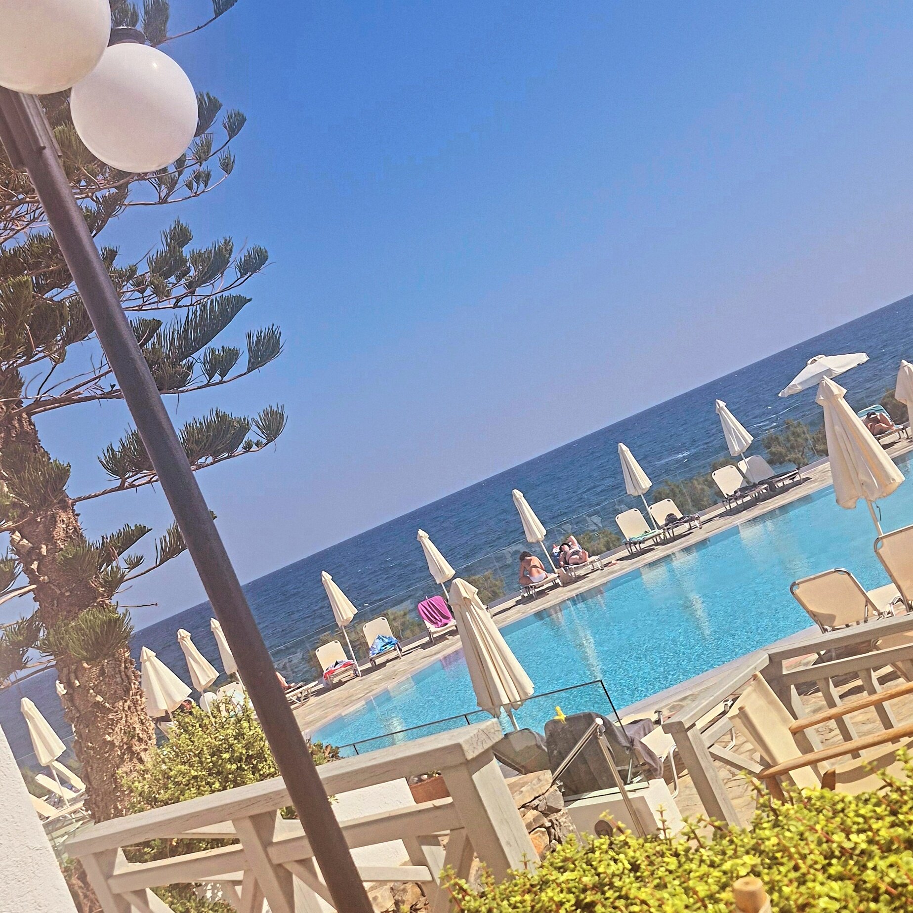 Maritimo Beach Hotel-泳池