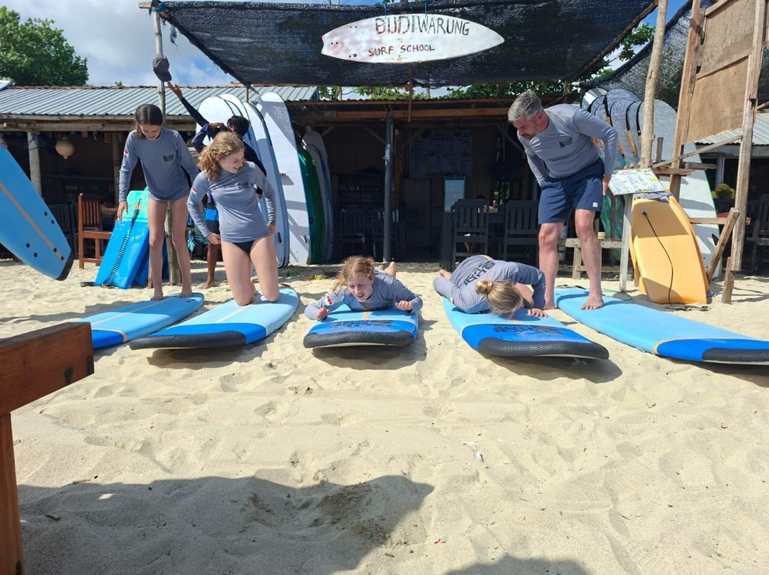 Warung Budi Surf-Selong Belanak必去景点