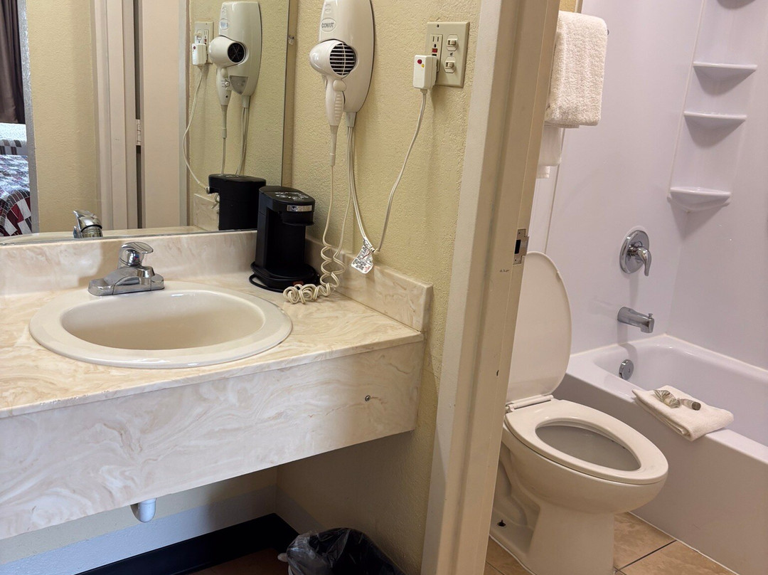 Red Roof Inn & Suites主图