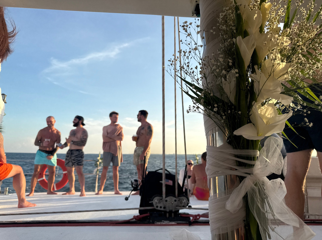 Paradise Catamarans-从莫雷洛斯港必去景点