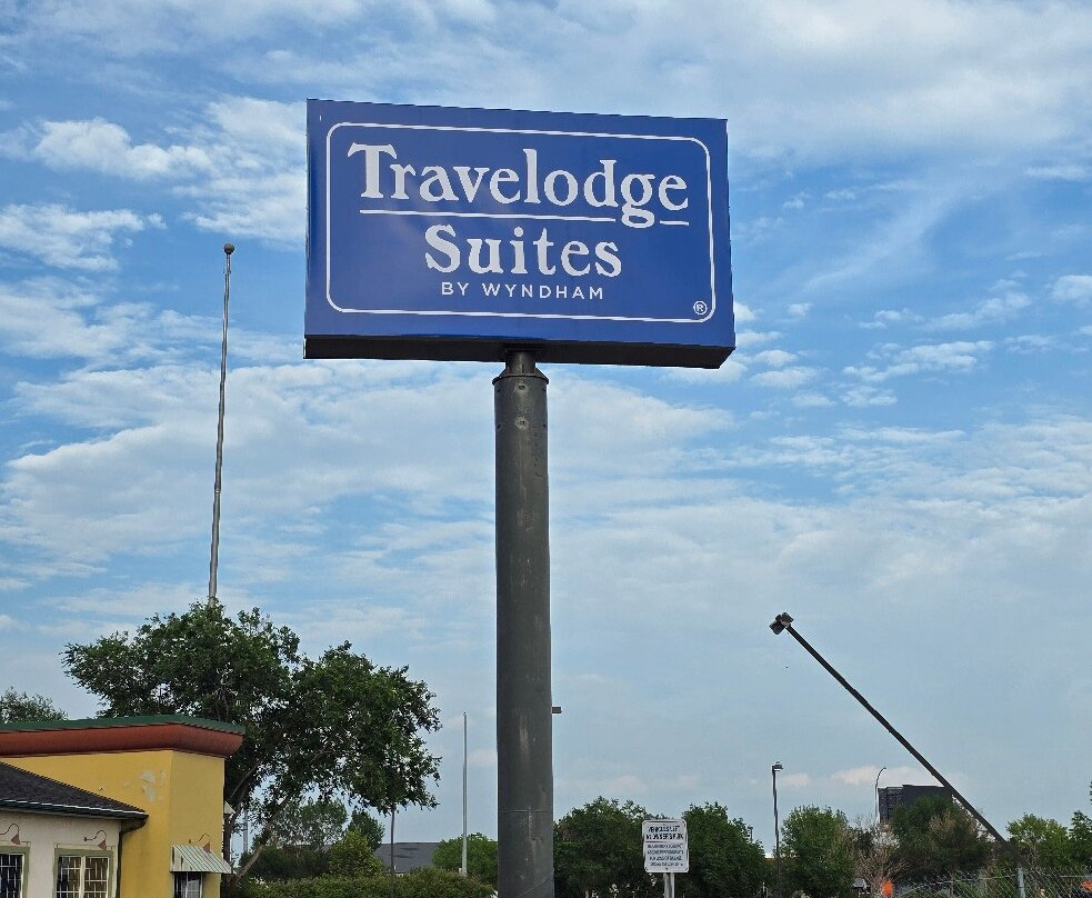 Travelodge Suites by Wyndham Regina / Eastgate Bay主图