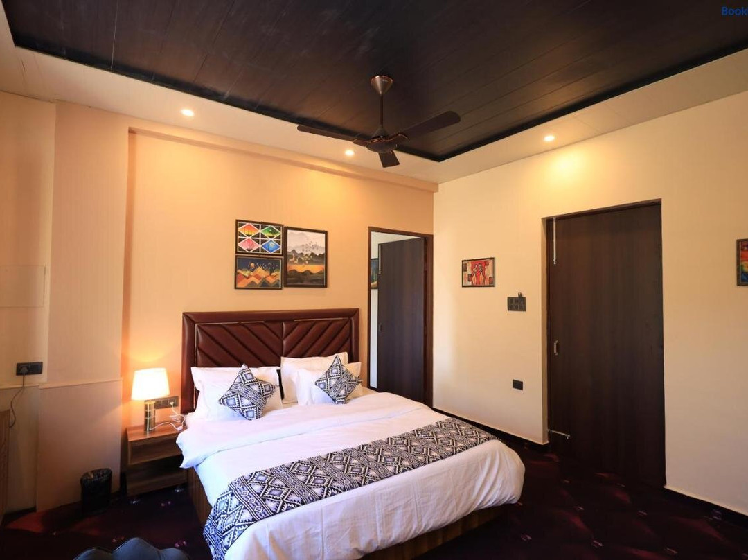 Hotel Corbett Cultures