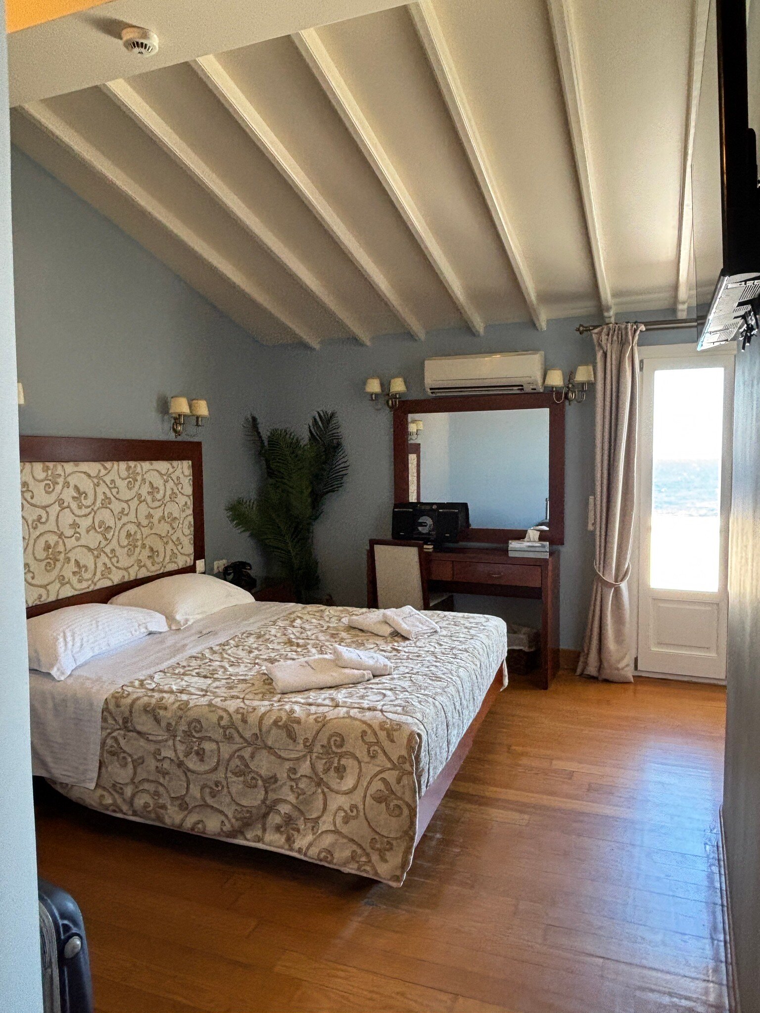 Apollonion Palace-官方