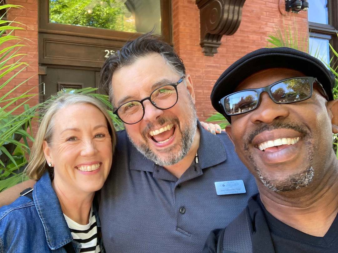 考特里尔酒店主图