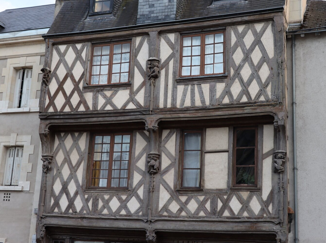 Maison de l'Acrobate-布洛瓦必去景点