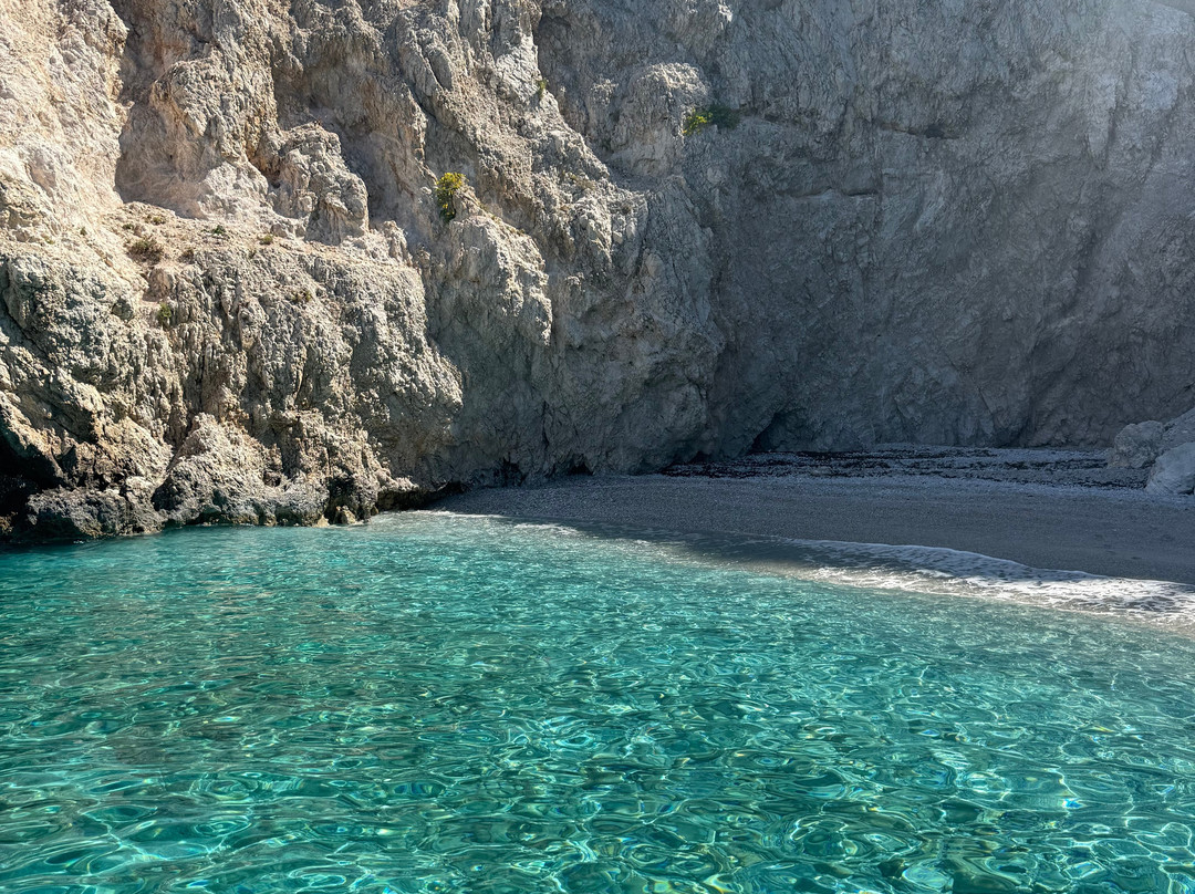 Lidoblue Boating Experiences-Kiato必去景点